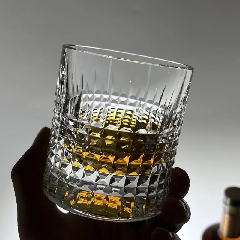 고대 성곽 디자인의 고급 위스키 잔, 수공예로 제작된  - Wine Xo 리뷰 및 가격